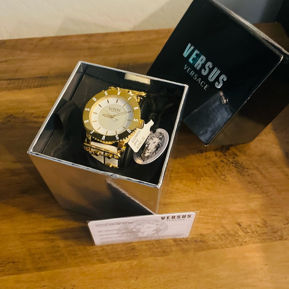 Versus by Versace Womens Watch (White)
